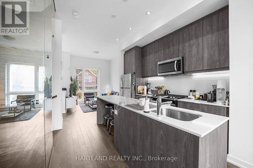 32 Perth Avenue, Toronto, ON - Indoor Photo Showing Kitchen With Upgraded Kitchen