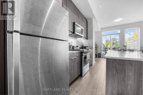 32 Perth Avenue, Toronto, ON - Indoor Photo Showing Kitchen With Upgraded Kitchen