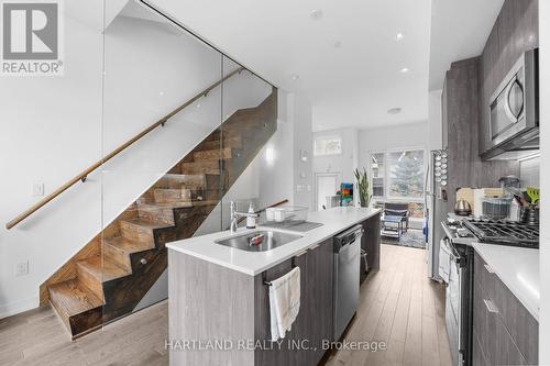 32 Perth Avenue, Toronto, ON - Indoor Photo Showing Kitchen With Upgraded Kitchen