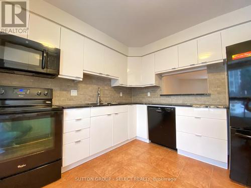 36 - 1786 Attawandaron Road, London, ON - Indoor Photo Showing Kitchen