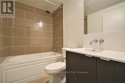 5001 - 88 Harbour Street, Toronto, ON - Indoor Photo Showing Bathroom