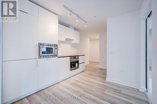 2412 - 230 Simcoe Street, Toronto, ON - Indoor Photo Showing Kitchen