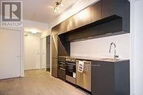 2212 - 181 Dundas Street E, Toronto, ON - Indoor Photo Showing Kitchen