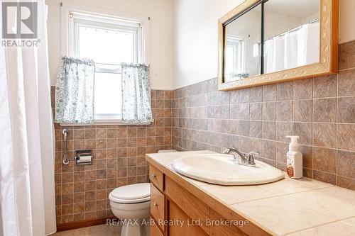 55 Huron Street S, St. Marys, ON - Indoor Photo Showing Bathroom