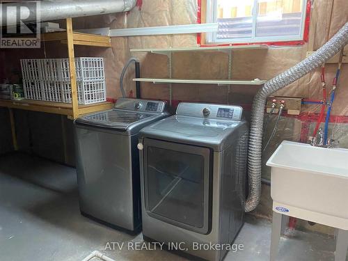 133 Columbia Road, Barrie, ON - Indoor Photo Showing Laundry Room