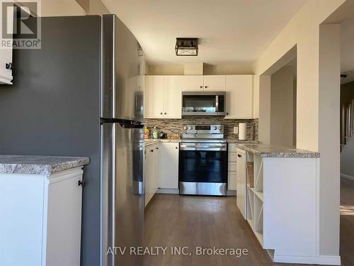 133 Columbia Road, Barrie, ON - Indoor Photo Showing Kitchen