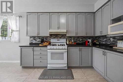 40 Lady Fern Drive, Markham, ON - Indoor Photo Showing Kitchen