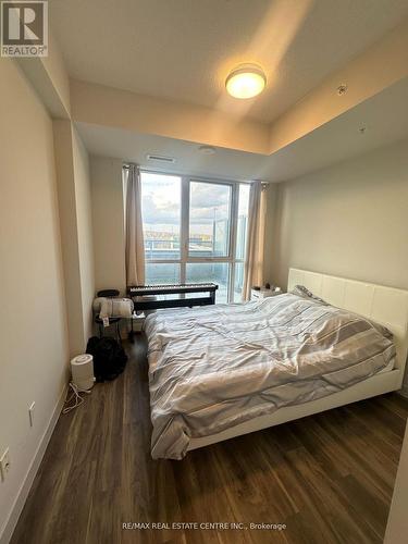 603 - 2081 Fairview Street, Burlington, ON - Indoor Photo Showing Bedroom