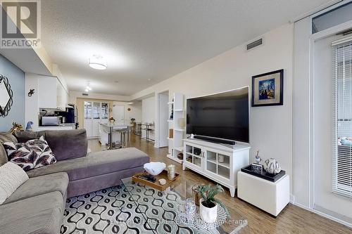 1119 - 19 Singer Court, Toronto, ON - Indoor Photo Showing Living Room