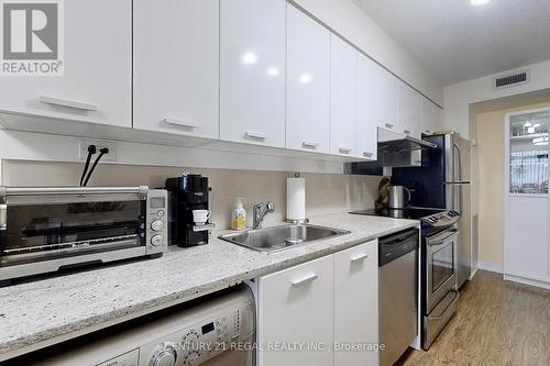 1119 - 19 Singer Court, Toronto, ON - Indoor Photo Showing Kitchen With Upgraded Kitchen