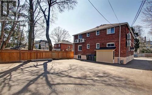 5 - 1571 Mount Pleasant Road, Toronto, ON - Outdoor