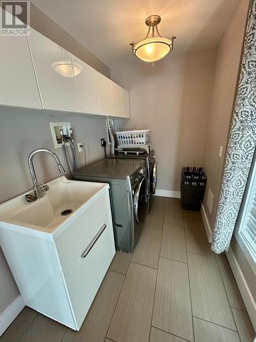 8 Willow Street, Centerville-Warham-Trinity, NL - Indoor Photo Showing Laundry Room