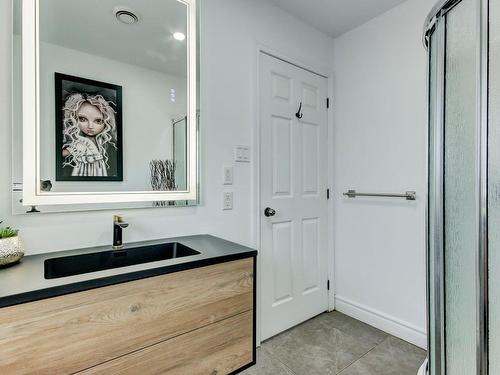 Bathroom - 1422 Rue De Foucault, Saint-Jean-Sur-Richelieu, QC - Indoor