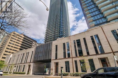 4604 - 1080 Bay Street, Toronto, ON - Outdoor With Facade