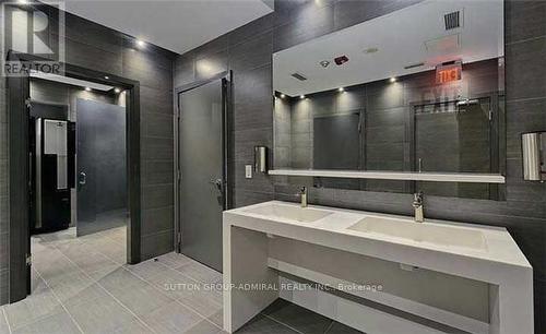 4604 - 1080 Bay Street, Toronto, ON - Indoor Photo Showing Bathroom