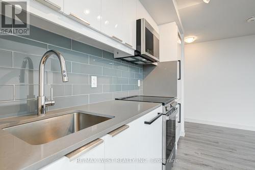 904 - 90 Glen Everest Road, Toronto, ON - Indoor Photo Showing Kitchen