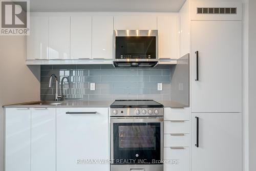 904 - 90 Glen Everest Road, Toronto, ON - Indoor Photo Showing Kitchen