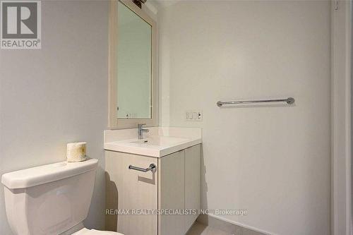 422 - 9 Mabelle Avenue, Toronto, ON - Indoor Photo Showing Bathroom