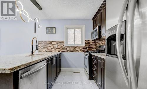 12 Charing Drive, Mississauga, ON - Indoor Photo Showing Kitchen With Upgraded Kitchen