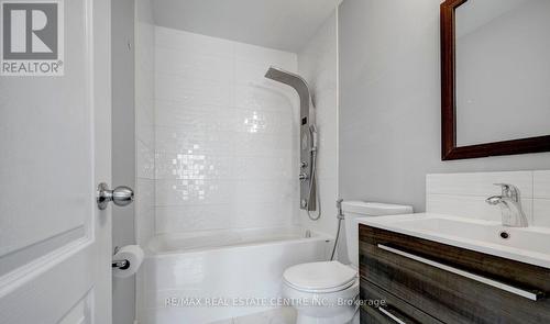 12 Charing Drive, Mississauga, ON - Indoor Photo Showing Bathroom