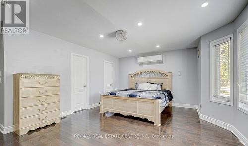 12 Charing Drive, Mississauga, ON - Indoor Photo Showing Bedroom