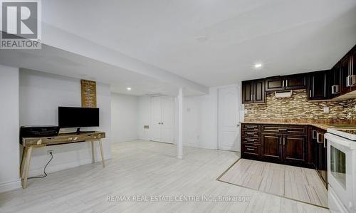 12 Charing Drive, Mississauga, ON - Indoor Photo Showing Kitchen