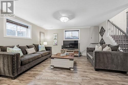 143 Stewart Street, Oakville, ON - Indoor Photo Showing Living Room