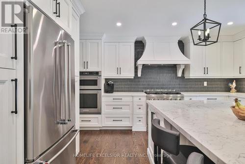 12 Bristol Sands Crescent, Uxbridge, ON - Indoor Photo Showing Kitchen With Upgraded Kitchen