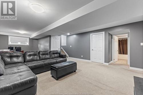 1130 Pearson Avenue, Windsor, ON - Indoor Photo Showing Living Room