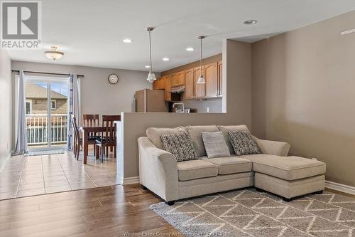 1130 Pearson Avenue, Windsor, ON - Indoor Photo Showing Living Room