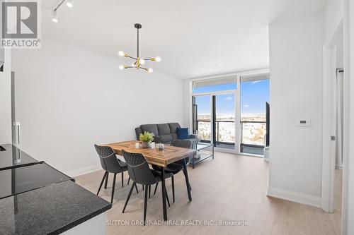 808 - 10 Gatineau Drive, Vaughan, ON - Indoor Photo Showing Dining Room