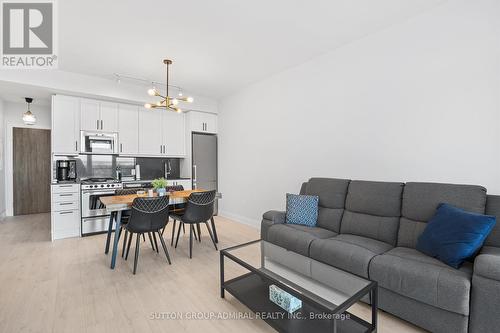 808 - 10 Gatineau Drive, Vaughan, ON - Indoor