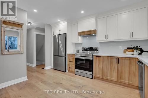 1125 Venus Crescent, Oshawa (Lakeview), ON - Indoor Photo Showing Kitchen With Stainless Steel Kitchen