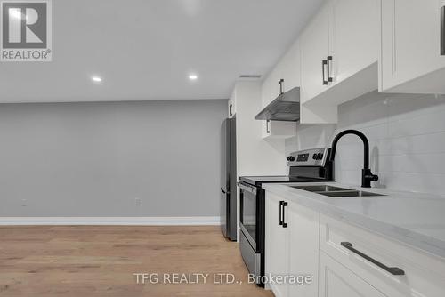 1125 Venus Crescent, Oshawa (Lakeview), ON - Indoor Photo Showing Kitchen With Double Sink