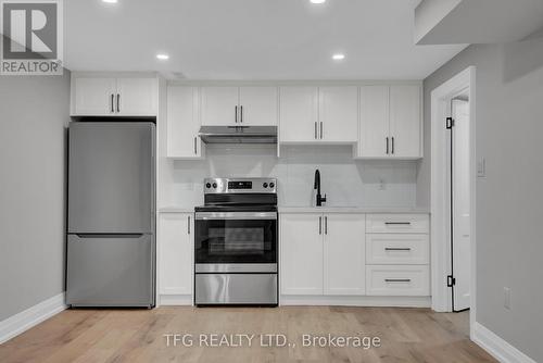 1125 Venus Crescent, Oshawa (Lakeview), ON - Indoor Photo Showing Kitchen With Stainless Steel Kitchen