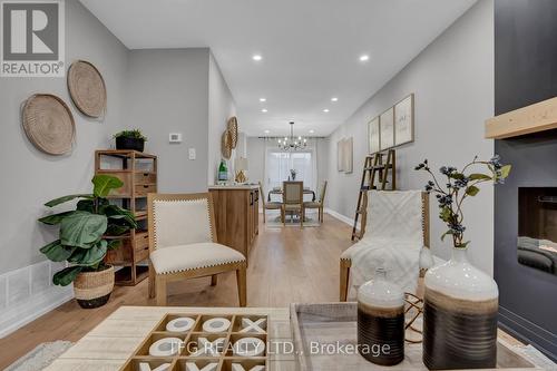 1125 Venus Crescent, Oshawa (Lakeview), ON - Indoor Photo Showing Living Room