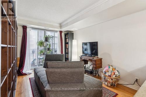 401 - 429 Somerset Street W, Ottawa, ON - Indoor Photo Showing Living Room