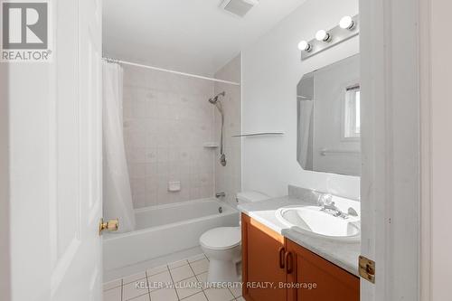 2112 Gardenway Drive, Ottawa, ON - Indoor Photo Showing Bathroom