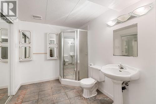 2112 Gardenway Drive, Ottawa, ON - Indoor Photo Showing Bathroom