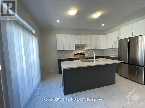 51 Eramosa Crescent, Ottawa, ON - Indoor Photo Showing Kitchen With Double Sink