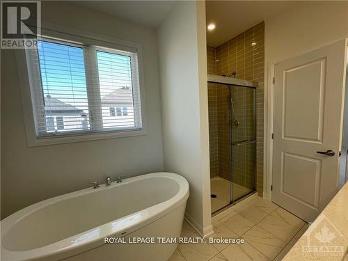 51 Eramosa Crescent, Ottawa, ON - Indoor Photo Showing Bathroom