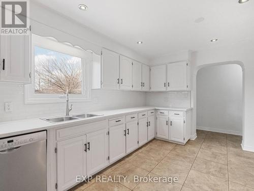 45 Cunningham Street, Thorold (557 - Thorold Downtown), ON - Indoor Photo Showing Kitchen With Double Sink