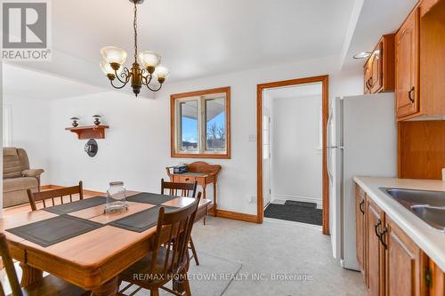 1406 County  Road 2 Road, Leeds & The Thousand Islands, ON - Indoor Photo Showing Dining Room