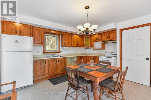 1406 County  Road 2 Road, Leeds & The Thousand Islands, ON - Indoor Photo Showing Kitchen With Double Sink