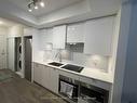 3607-99 Broadway Ave, Toronto, ON  - Indoor Photo Showing Kitchen With Upgraded Kitchen 