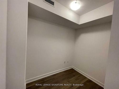 3607-99 Broadway Ave, Toronto, ON - Indoor Photo Showing Other Room