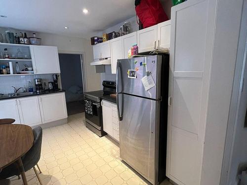 Main Fl-37 Lola Rd, Toronto, ON - Indoor Photo Showing Kitchen