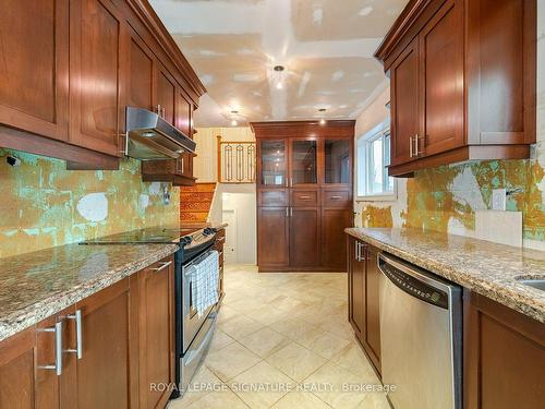 23 Gardentree St, Toronto, ON - Indoor Photo Showing Kitchen With Upgraded Kitchen