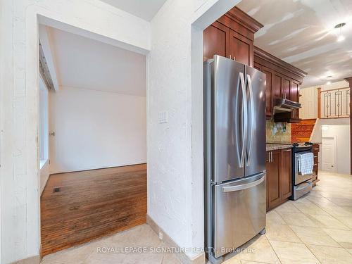 23 Gardentree St, Toronto, ON - Indoor Photo Showing Kitchen