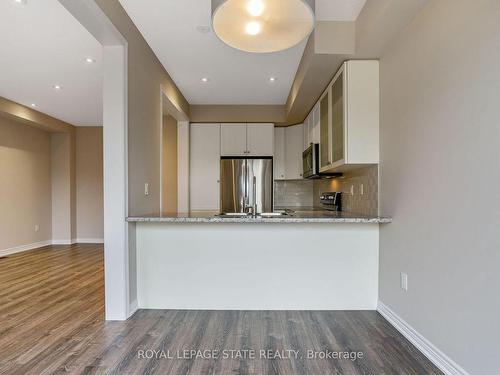 27 Waterview Lane, Grimsby, ON - Indoor Photo Showing Kitchen